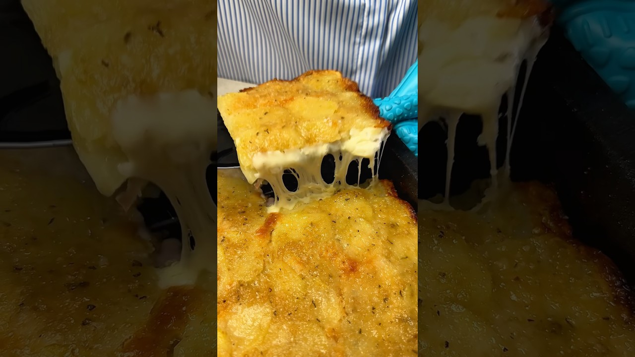 Schiacciata di patate …croccante fuori, filante dentro e super golosa! #recipe #food