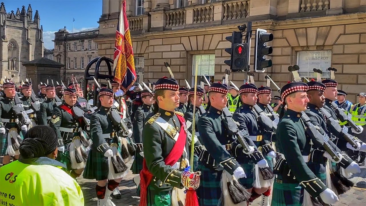 King Charles III Scottish Coronation 🇬🇧 🏴󠁧󠁢󠁳󠁣󠁴󠁿 on the Royal Mile | Edinburgh, Scotland