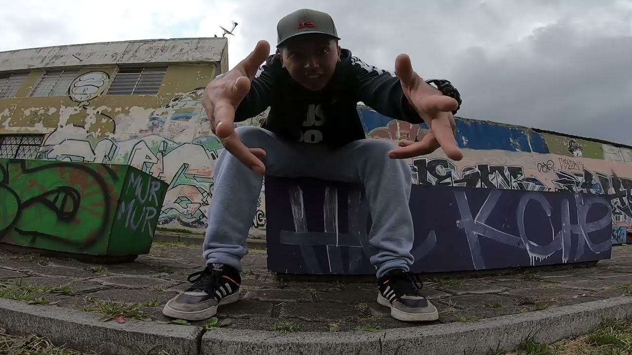 STRONG ASTRAL / HIPI DIPI DOO / VIDEO OFICIAL