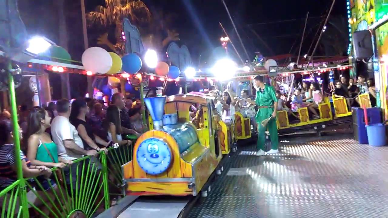 Atracción ferialel tren de la bruja fiestas zapillo almeria