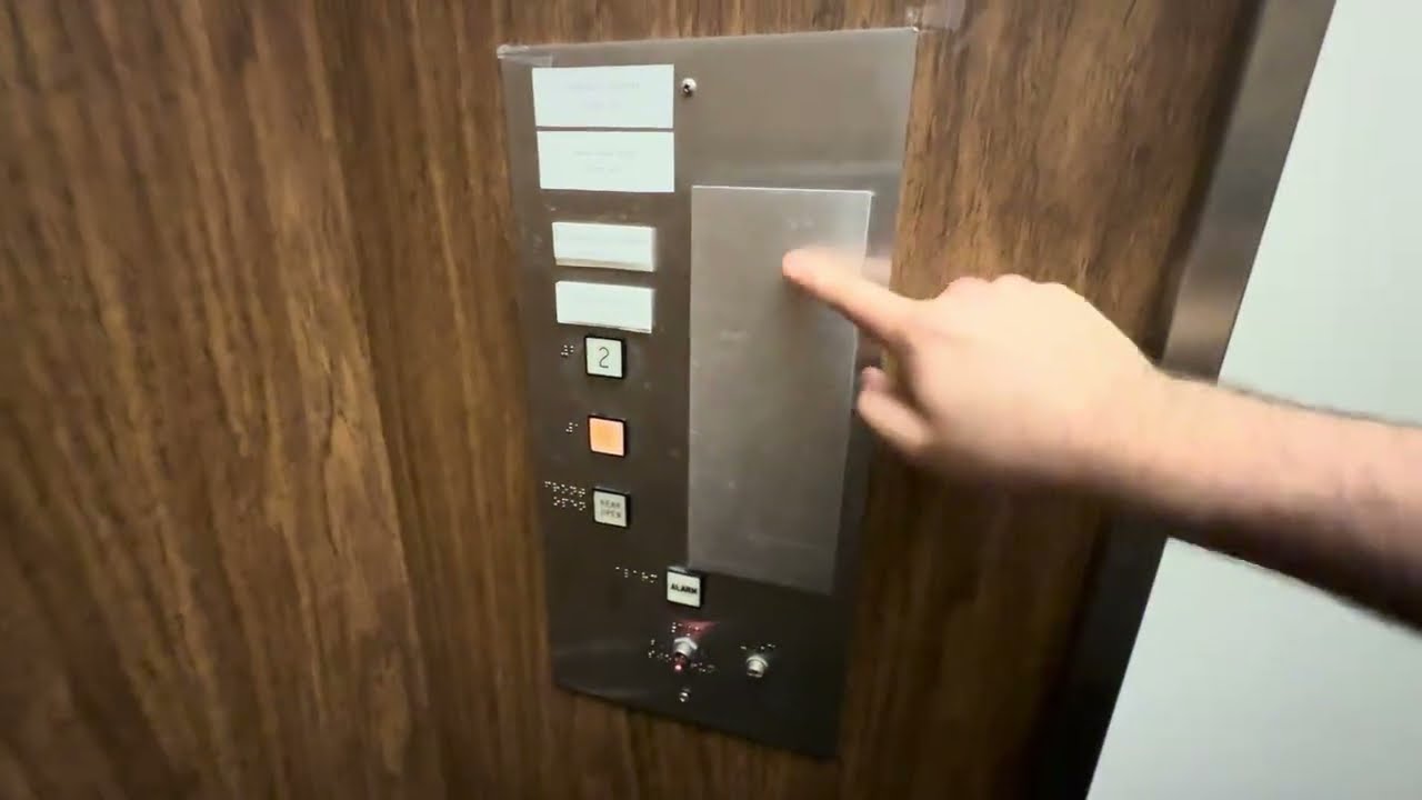 EPIC MOTOR! 1965 Montgomery Hydraulic Elevator At Champion Building In Rock Island, IL