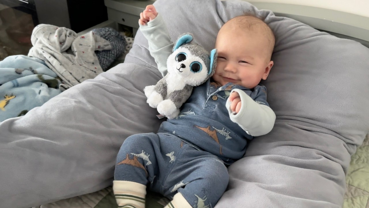 Baby doesn't want to keep sleeping