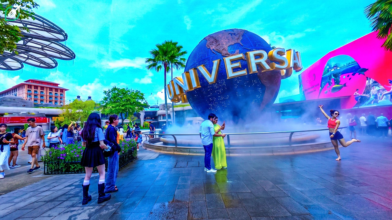 I Spent an Hour Exploring Outside Universal Studios Singapore and Here's What Happened