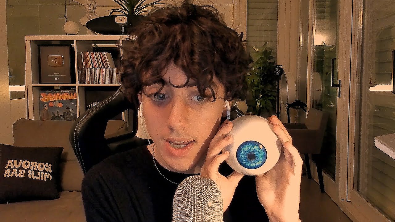 THE INCREDIBLE ASMR MAGIC EYE BALL