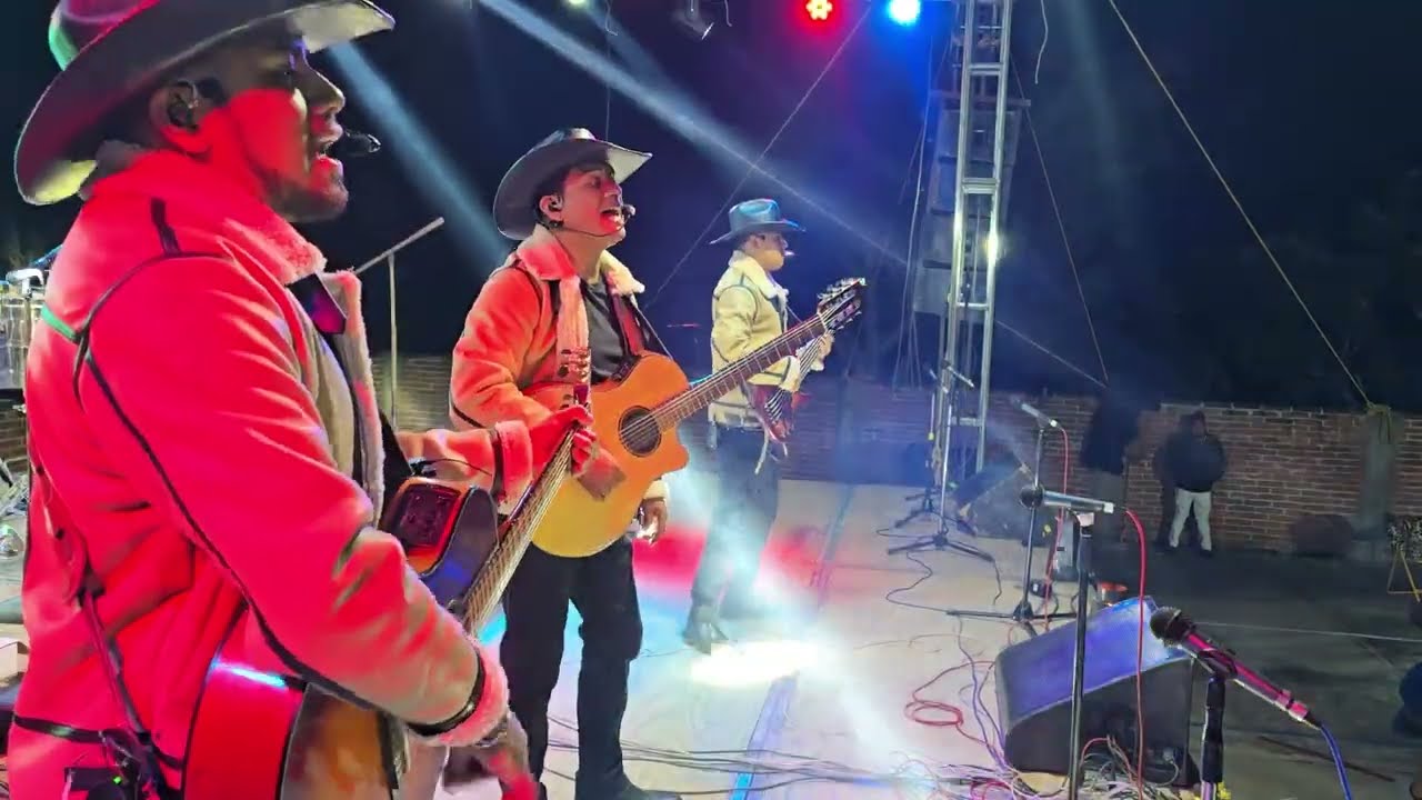 Rumbo Al Sur / Dos Pasajes, Guitarras De La Sierra, en vivo. 