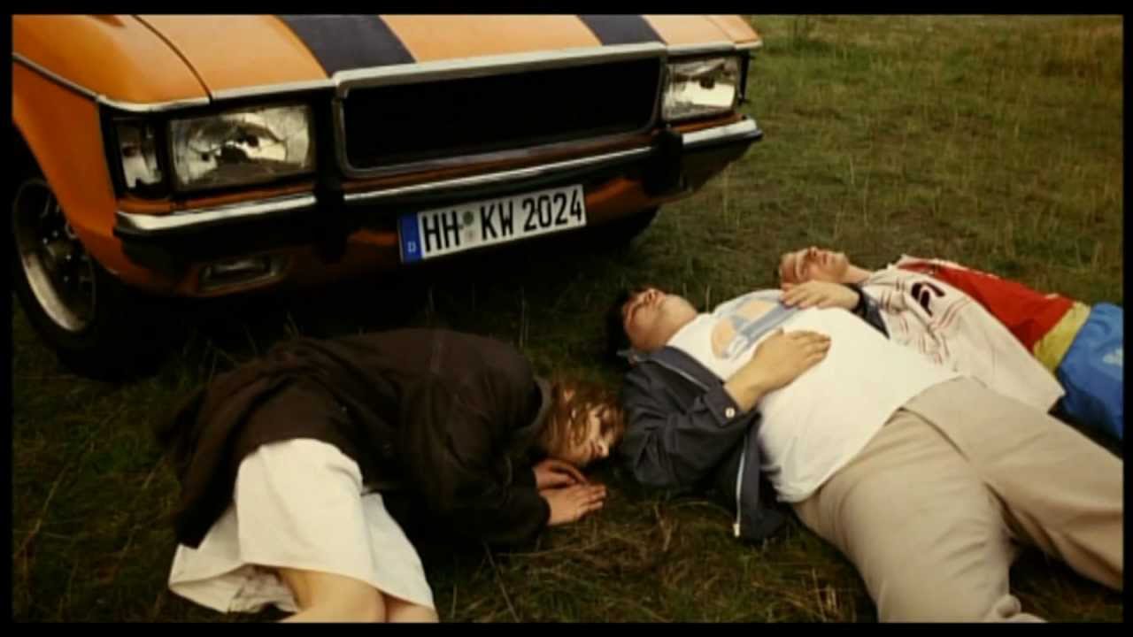 Interpol - Take you on a Cruise // Video + Lyrics&sup3;