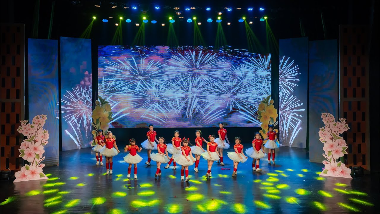 MASHUP “CHUYỆN CŨ BỎ QUA” & “NĂM QUA ĐÃ LÀM GÌ” | U CAN DANCE ACADEMY