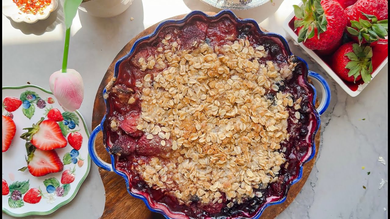 The BEST Berry Crisp EVER!