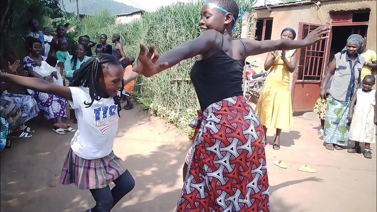 Reba agashya k'itorero SAKAZA UMUCO uburyo bikaraga biratangaje!
