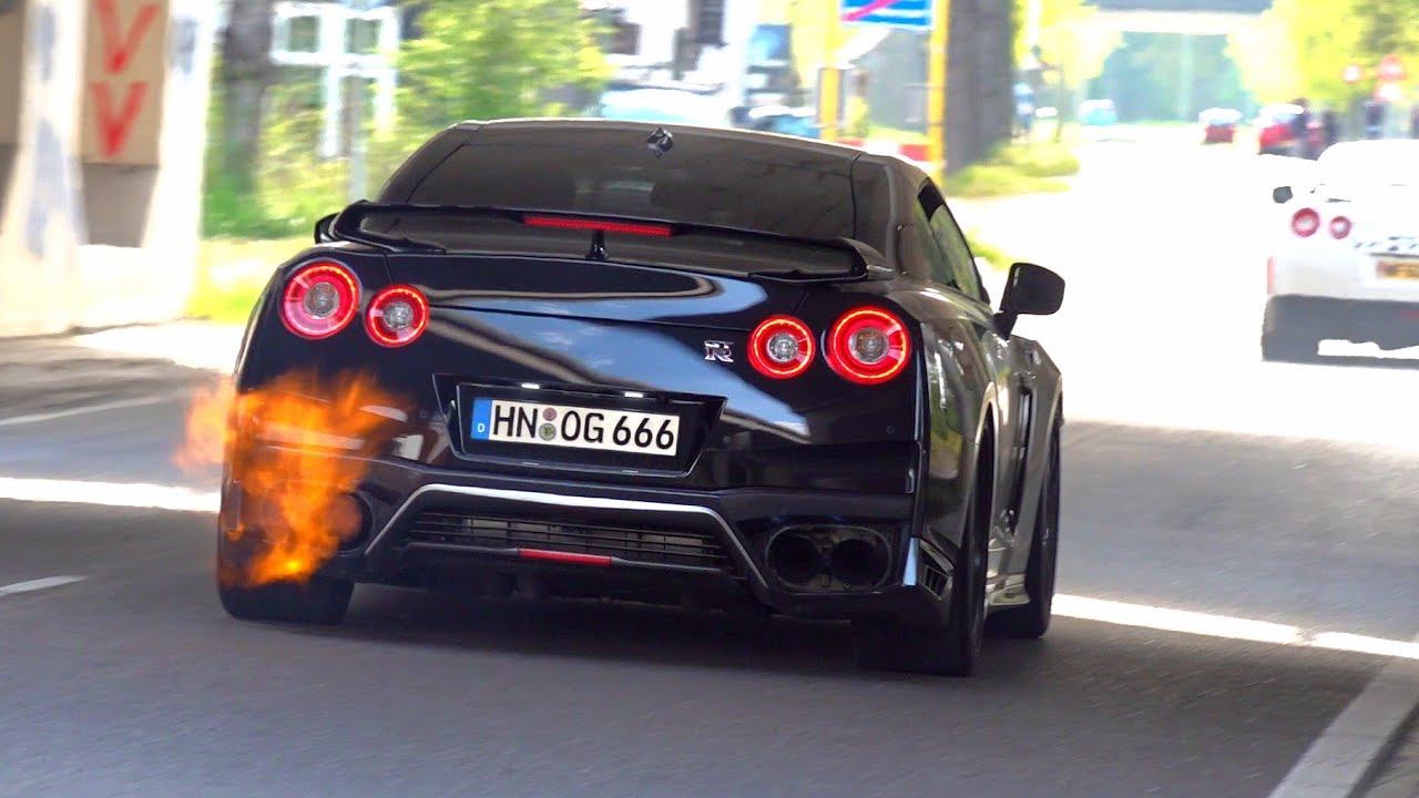 100+ Nissan GT-R R35 Accelerating in TUNNEL! Skyline R34, TopSecret GT-R, Litchfield LM650...