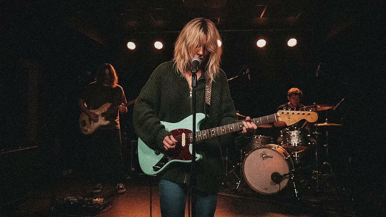 Emily Noire - Smells like teen spirit (Nirvana cover)