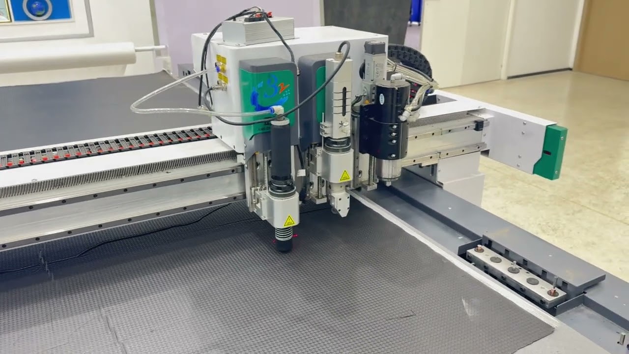 Fully automatic leather cutting machine - let every inch of leather release the maximum value.