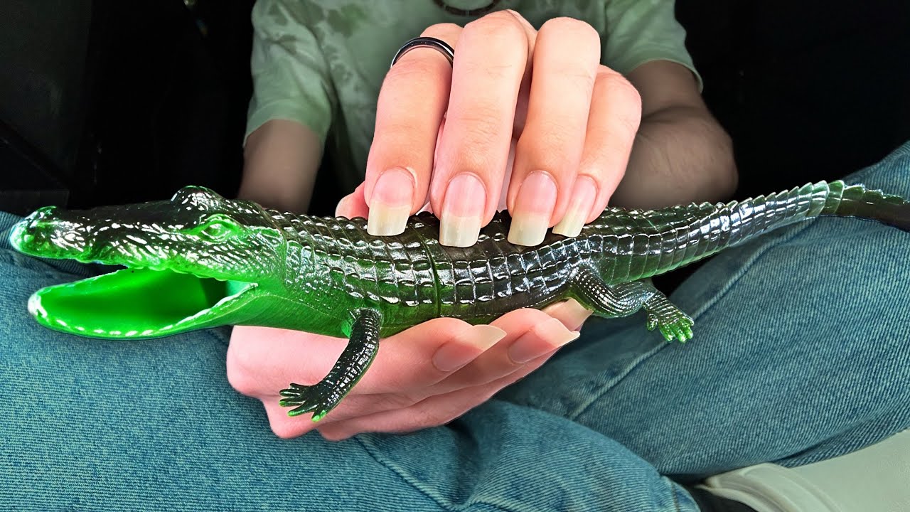 ASMR Tapping & Scratching on Green Triggers 🐊