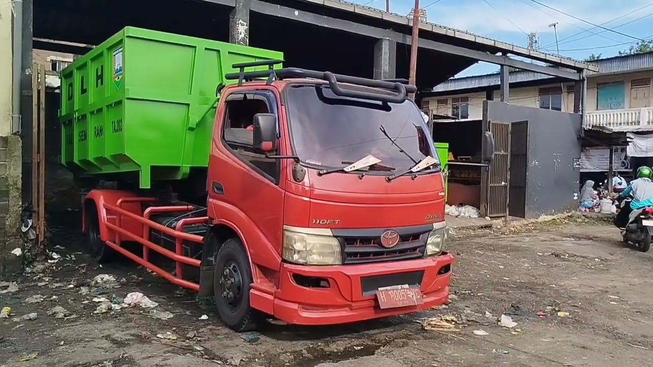 Droping kontainer baru di TPS Pasar Karangjati