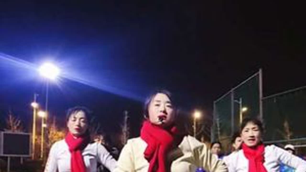 零基础跟练版 简单卷腹 适合零基础锻炼不伤关节不伤腰#全民健身你我同行 #简单好看又好学 #一学就会 #卷腹 #练出小蛮腰
