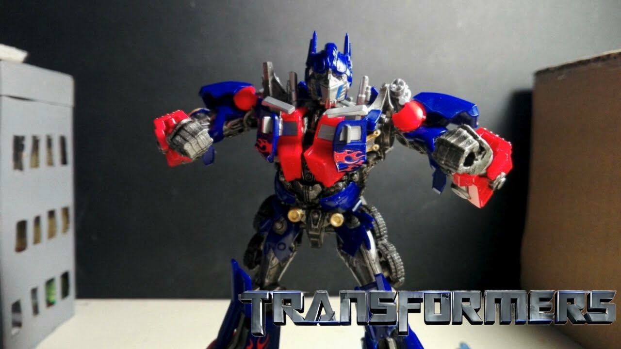 Optimus vs Megatron Bayverse