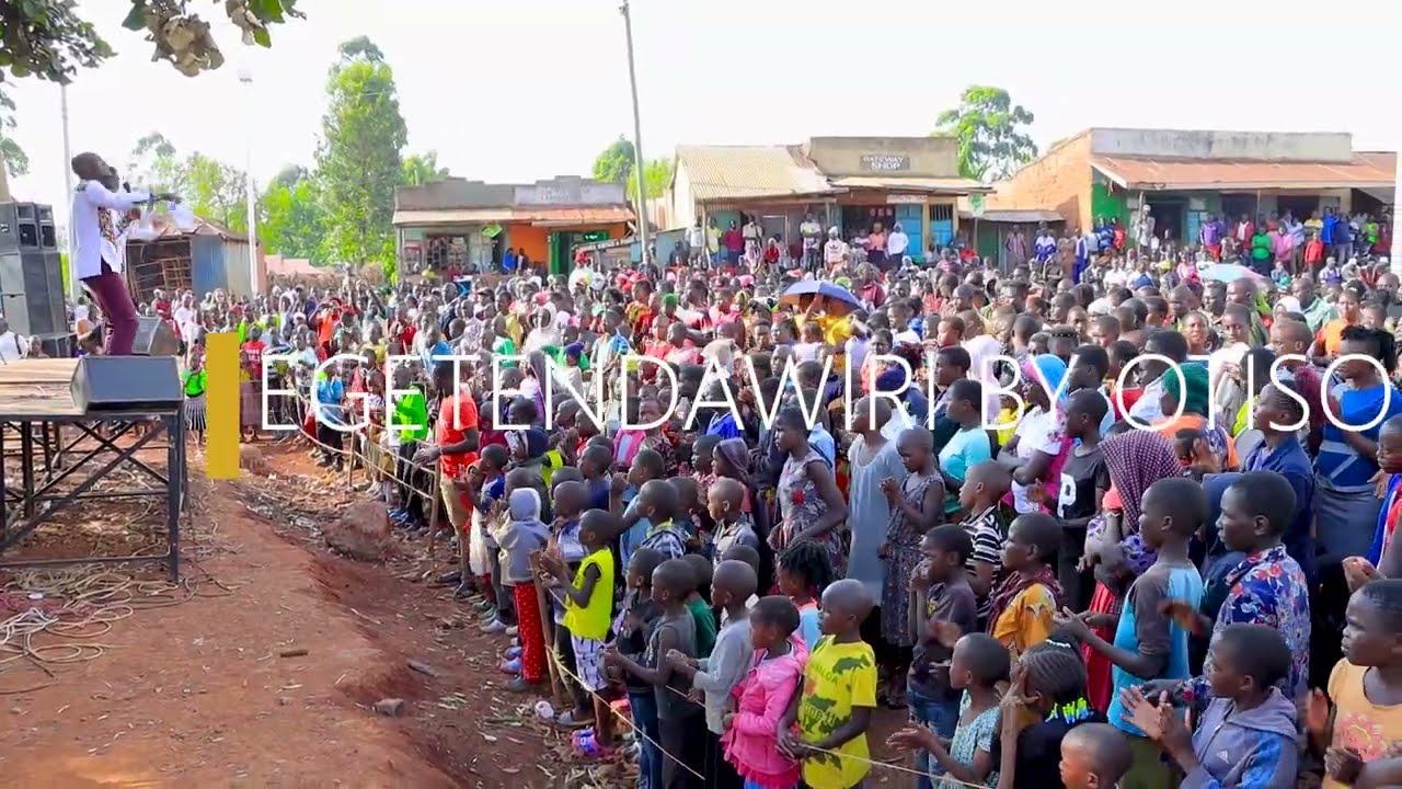 Otiso performing Egetendawili live at Sengera