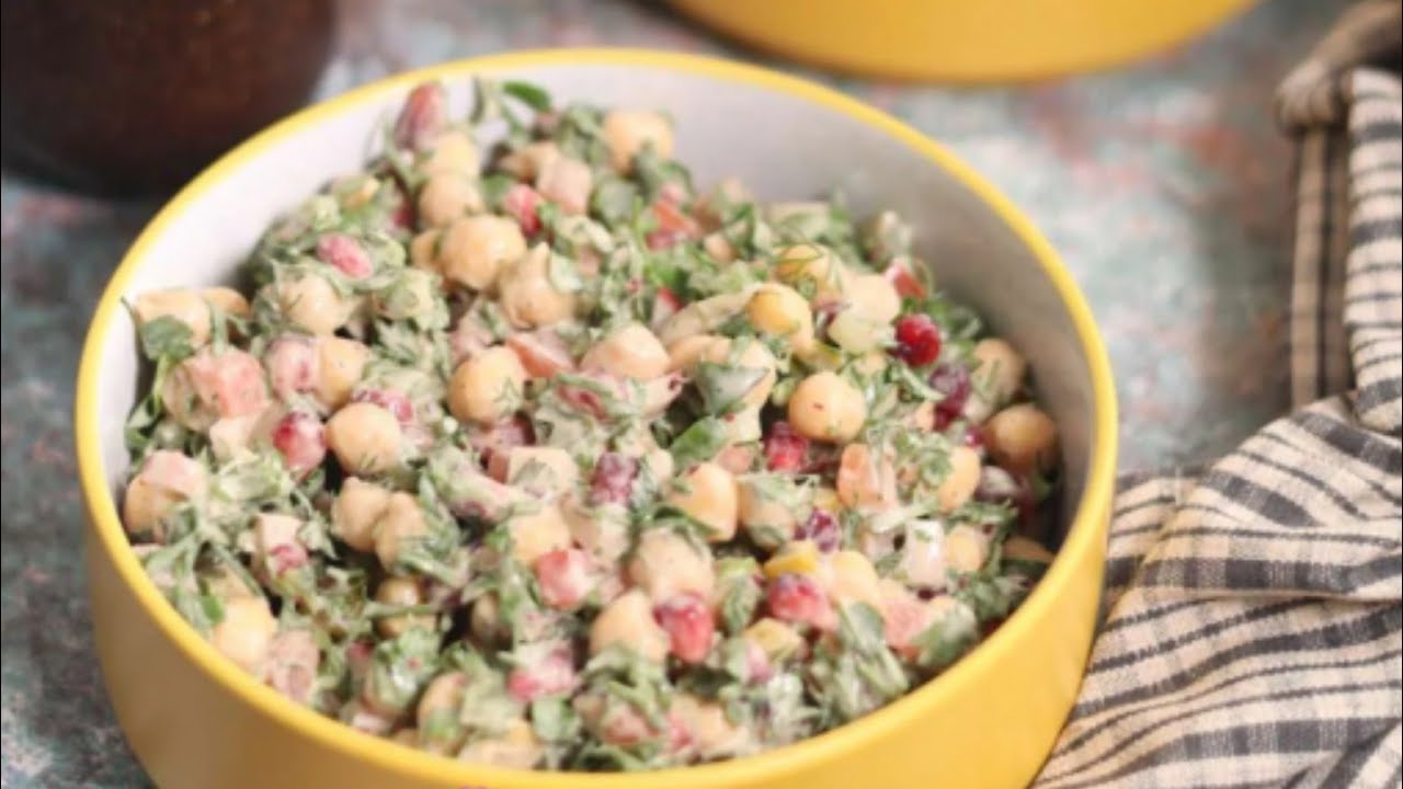 سلطة الحمص بالطحينة تقوطر لذاذة جربوها لجمعات الشتاء بدال البليلة 😋✨ الشيف حصة