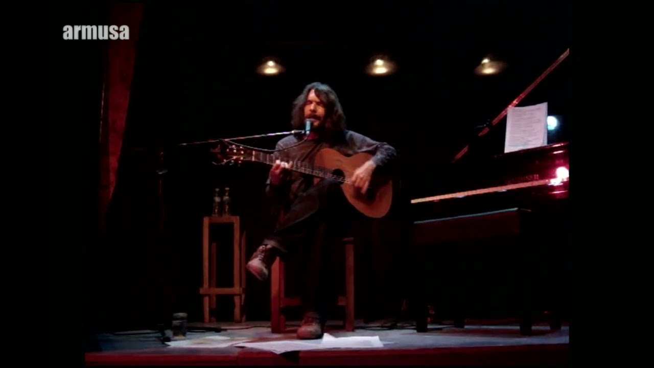 Armusa recobra a Santiago Feliú en la presentación en el bar Araucanía, Bariloche, 2011