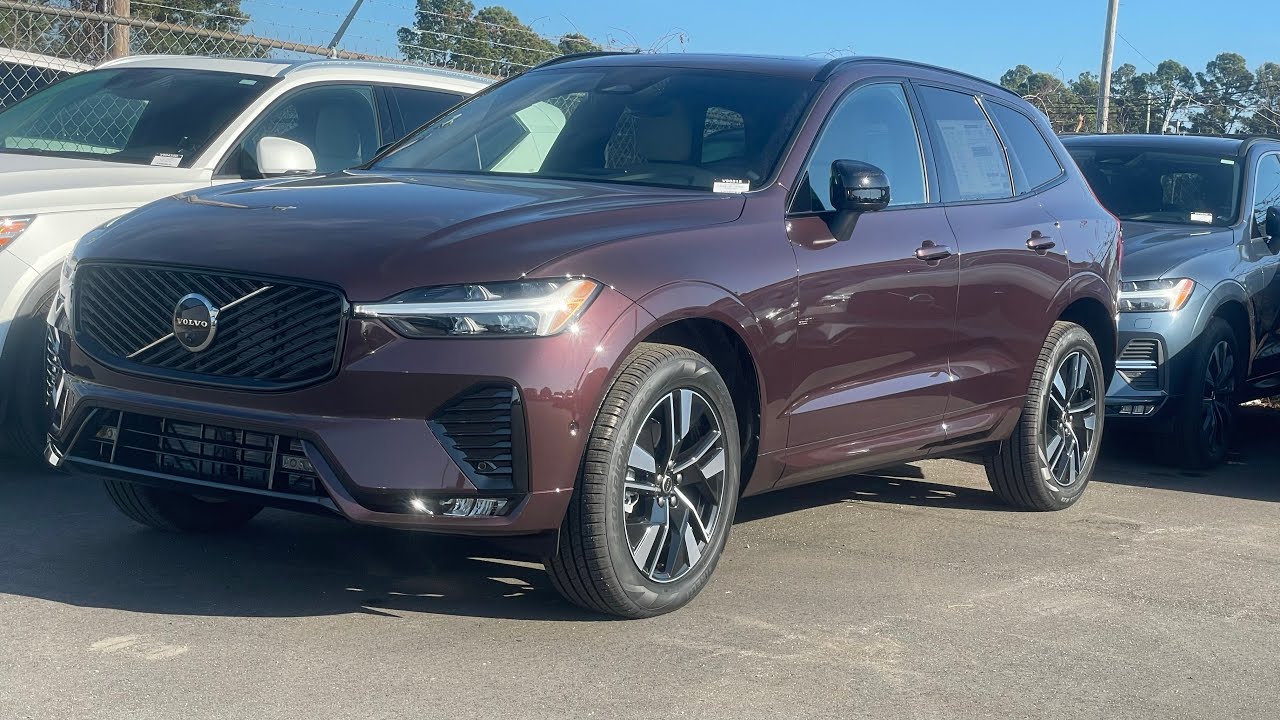 Роскошь в новом измерении: Volvo XC60 B5 eAWD 2026 года выпуска, цвет «Mulberry», отделка салона ...