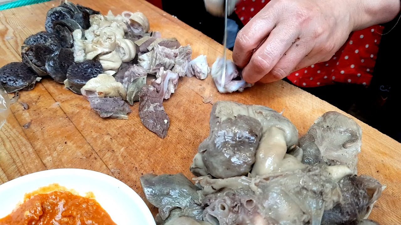корейская колбаса ручной работы / кровяная колбаса - корейская уличная еда
