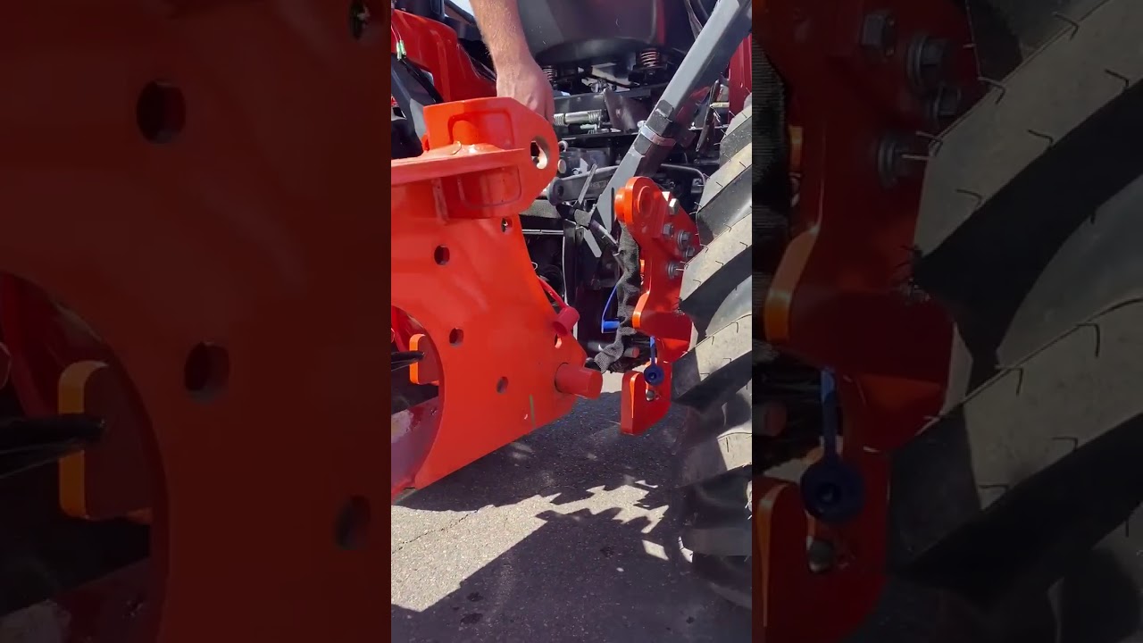 Showing me how to attach/detach my BH77 backhoe implement for my Kubota B2650(3)