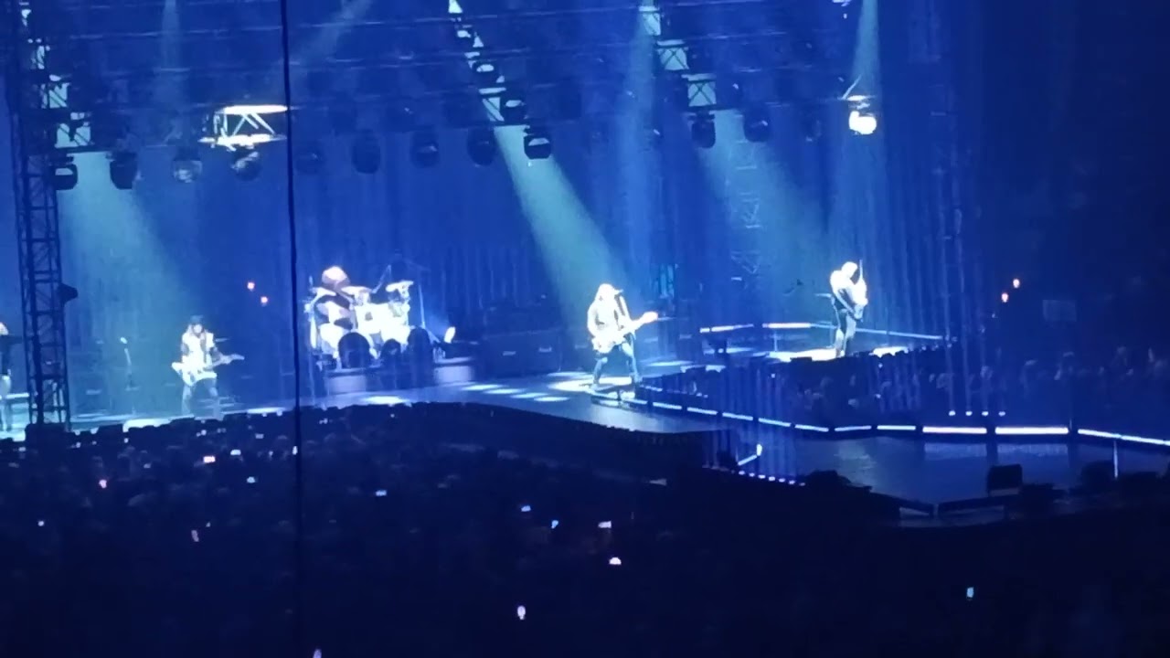 Koncert skupiny KAB&Aacute;T: 