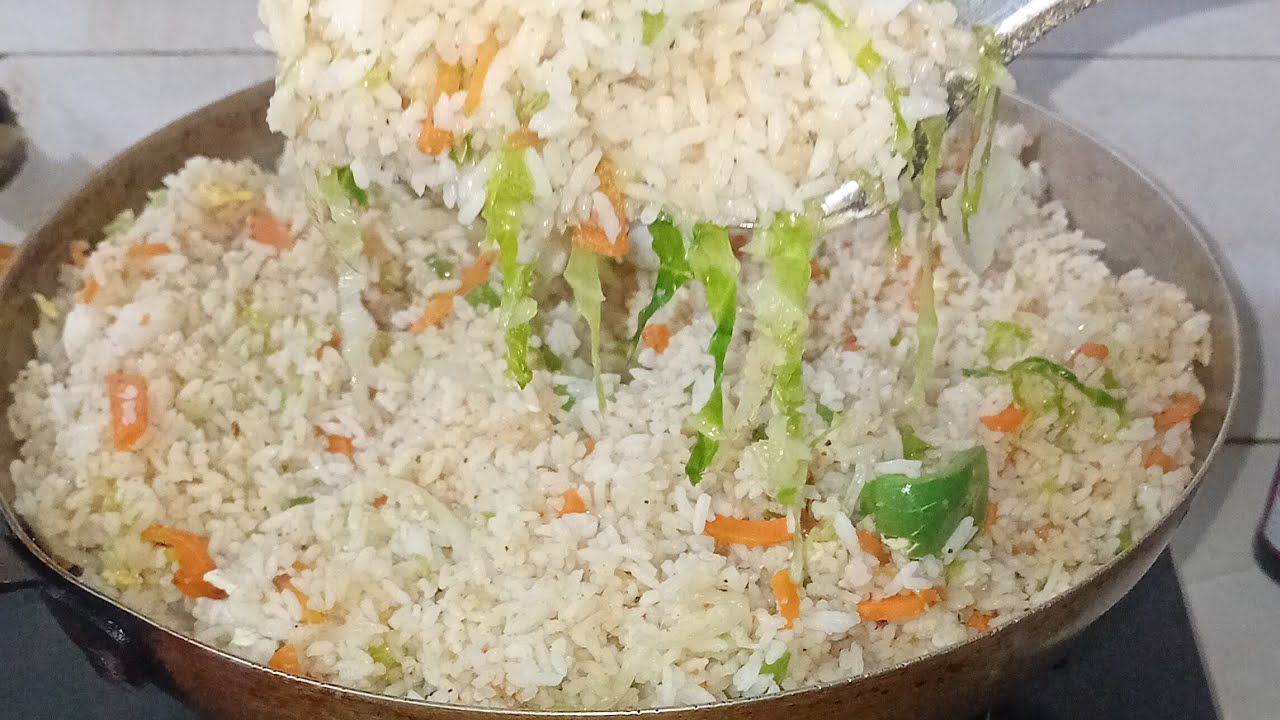 ইফতারে রাখতে পারেন ফ্রাইড রাইসের আয়োজন 