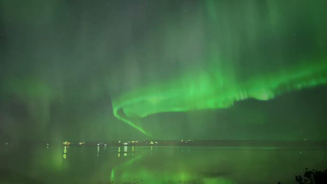 Lakeside Aurora