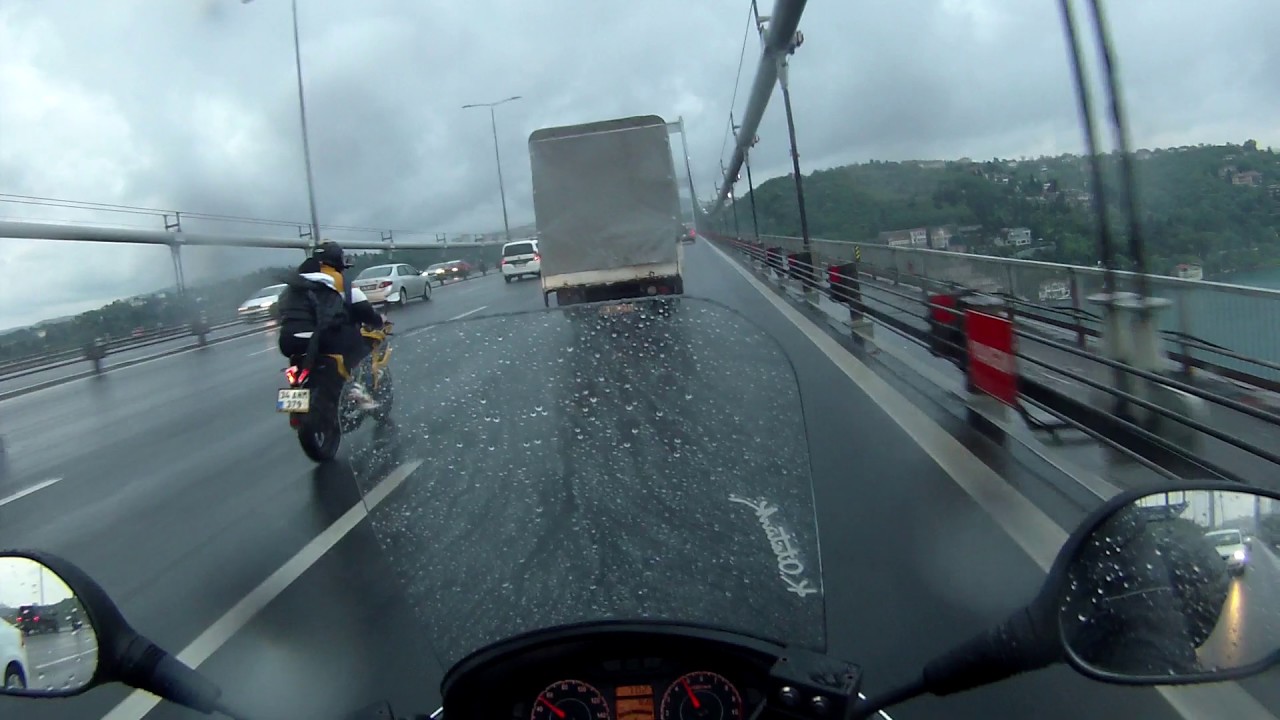 BURGMAN UH200 İle Yağmurlu Bir Havada Karaköy'den Kavacık'a 2
