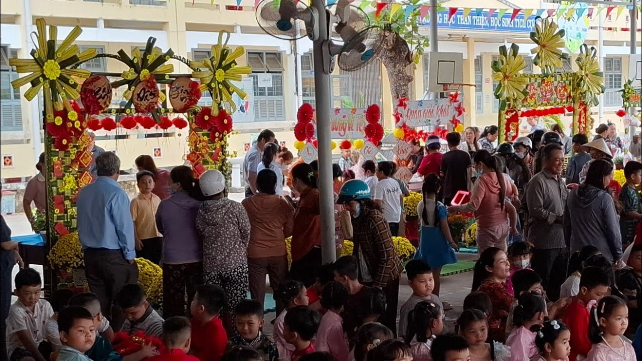 Tưng bừng, nhộn nhịp sắc màu Ngày Tết Quê Em | ngày hội STEM, trường Tiểu Học Hương Mỹ 1 