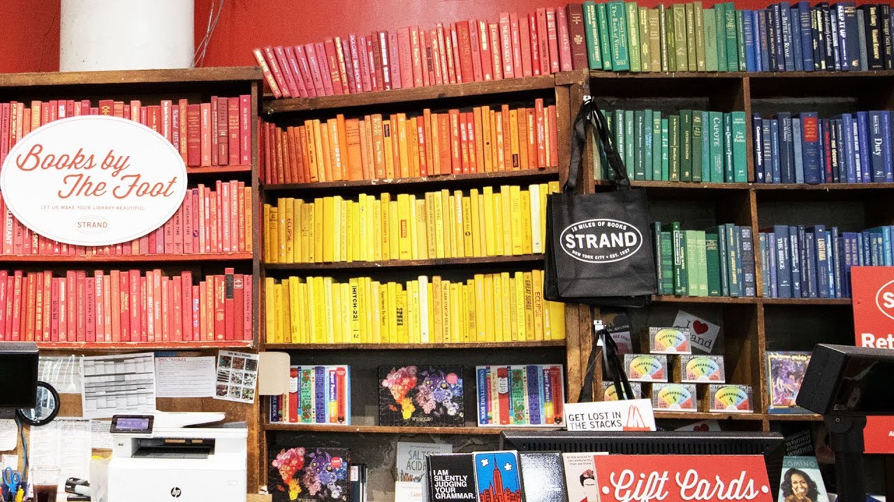 Touring 18 Miles of Books at NYC’s Most Legendary Bookstore 🍎📚