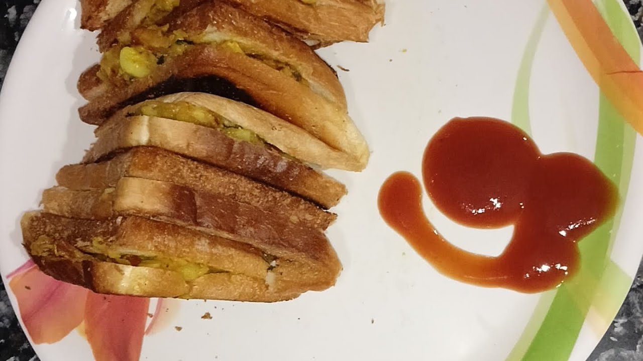 Ghar par bnaye 10 min mein banne wali Masala Bread sandwich # Bread sandwich # swad apna 🍲🥘