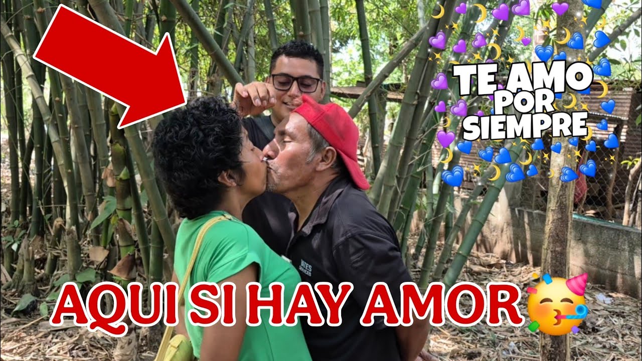 Con tremendo beso se dieron VITAMINAS y DOÑA VICKY en pleno video