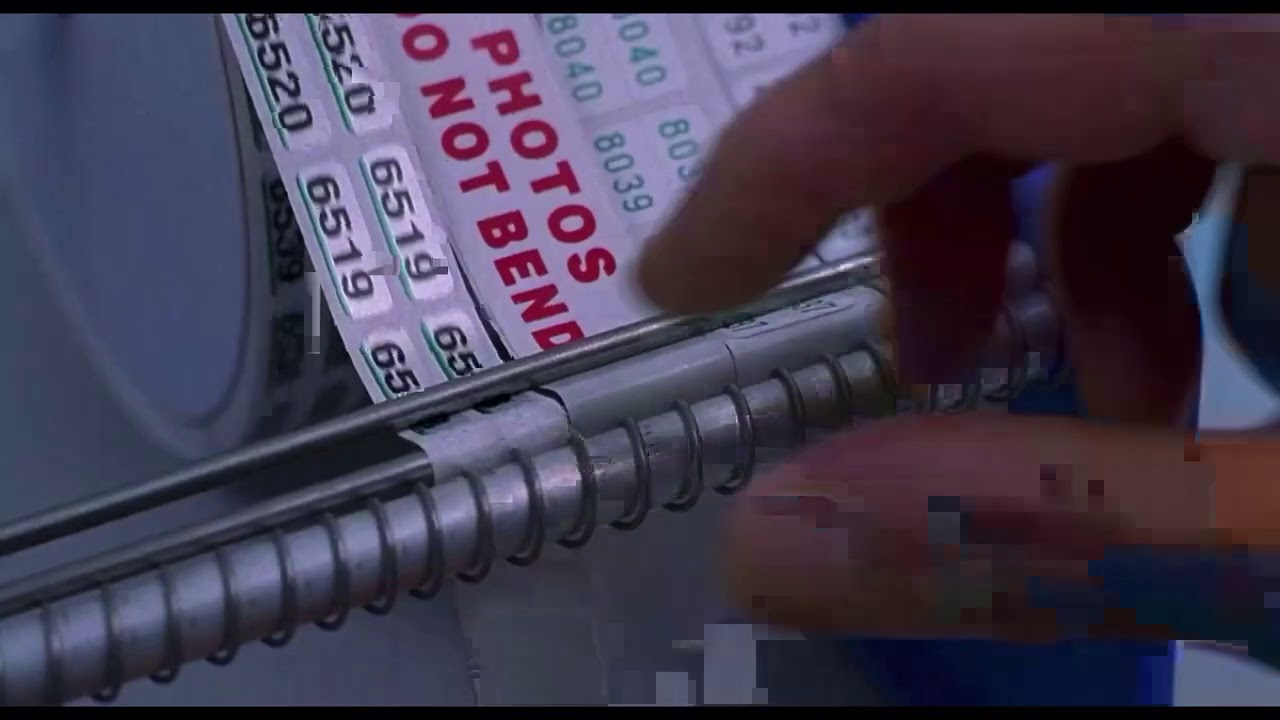 One Hour Photo (2002) film developing scene