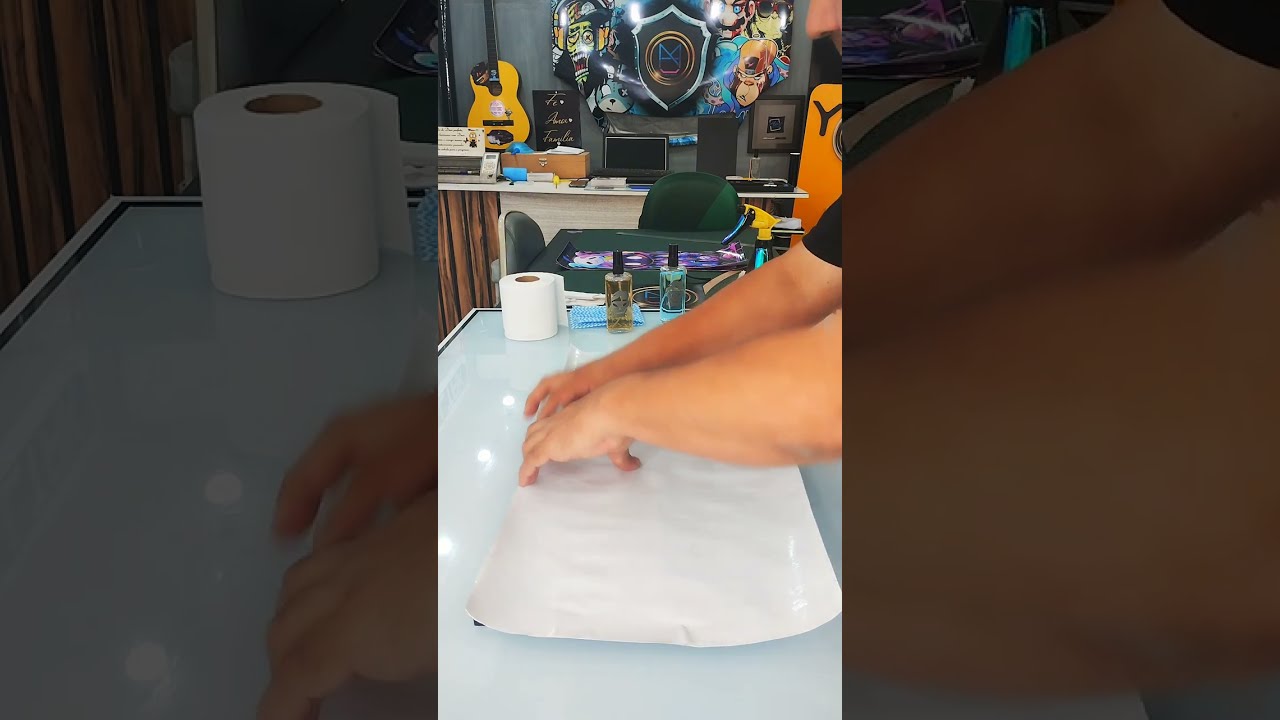 Como é feito um adesivo Retroverso, e como aplicar em vidro