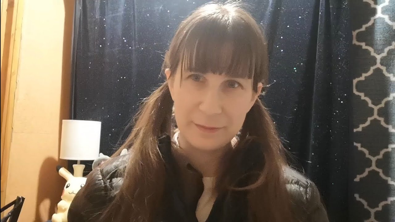 ASMR random triggers - tapping, scissors, squishing and doing your makeup 💄 💕😊