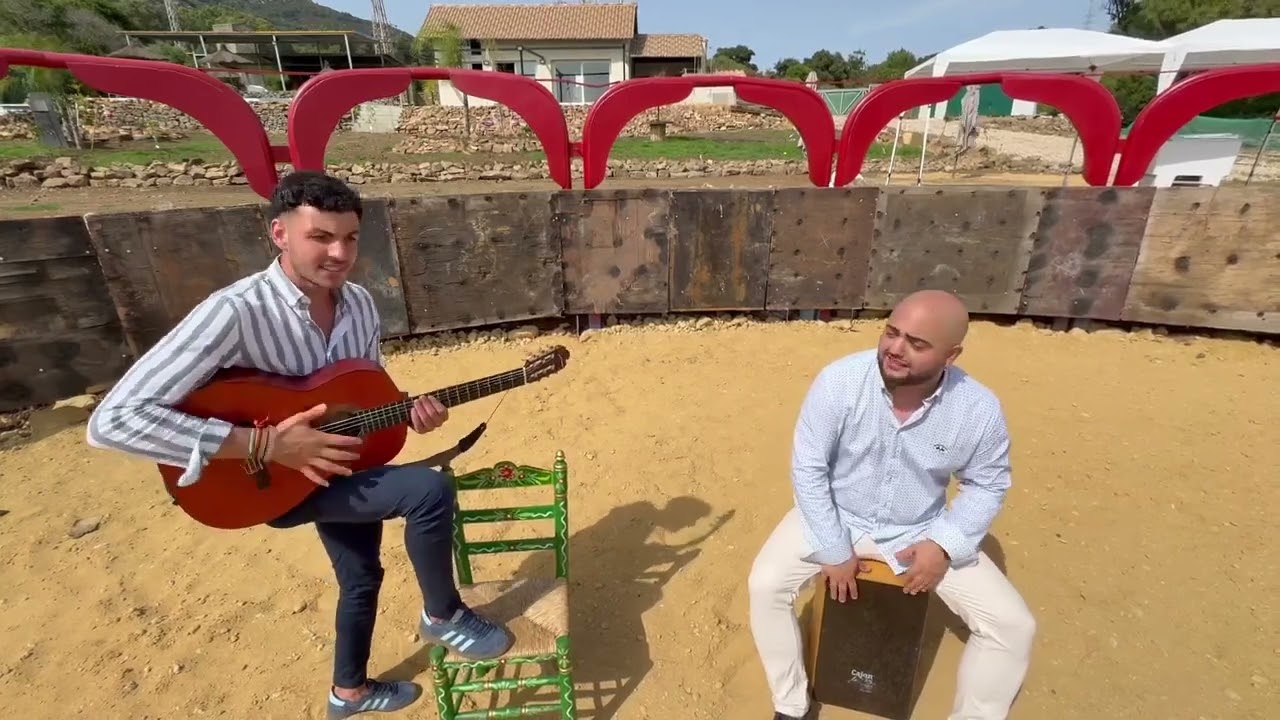 🎤 El grupo 'Cabeza y media' homenajea a Algeciras con su nueva sevillana 'D'Algeciras Mare'