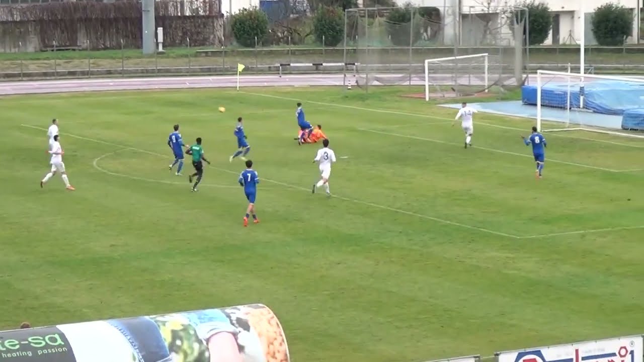 Calcio.  Accademia - Borgaro 1-3