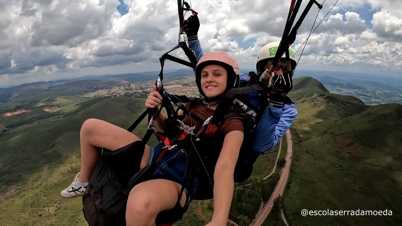 EM FAMILIA ! VOO DUPLO PARAPENTE NA SERRA DA MOEDA ! TODO MUNDO SE DIVERTIU VOANDO ALTO ! ALEGRIA !