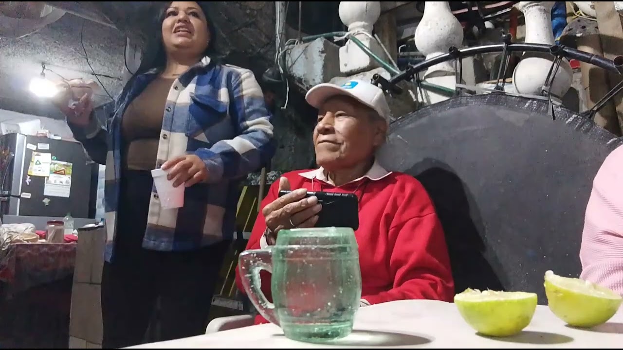 Cena de fin de año no tengo derechos de autor de la música  ni de marcas 