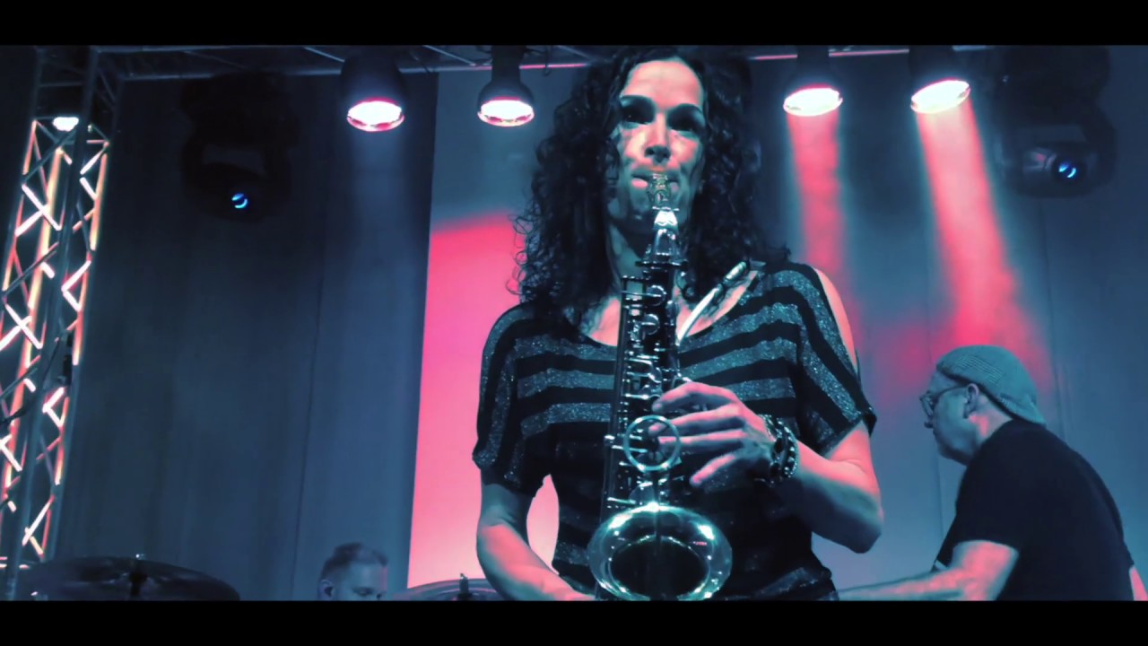 ANGELA PUXI BAND 