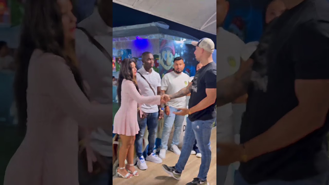 Una  mujer enamorada actúa así ❤️ 