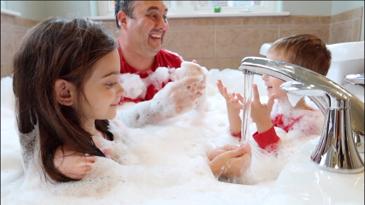 #FiqueEmCasa e lave as m&atilde;os #Comigo - FL&Aacute;VIA CALINA