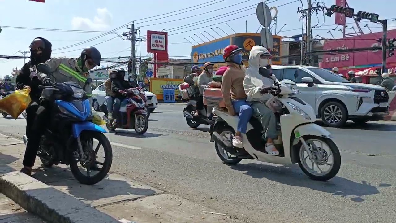 Bà con trở lại Sài Gòn và các tỉnh chuẩn bị bắt đầu 1 năm làm việc mới 