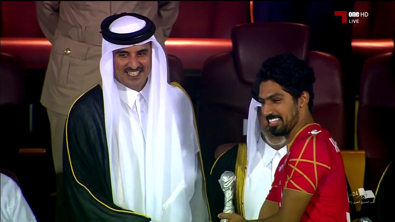 حضرة صاحب السمو الشيخ تميم بن حمد آل ثاني أمير البلاد المفدى يتوج منتخب البحرين بلقب بطل خليجي24