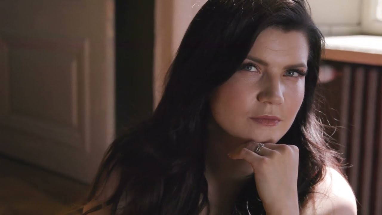 Suvi Teräsniska - Kaikki joiden jäljet säästin (Lyriikkavideo)