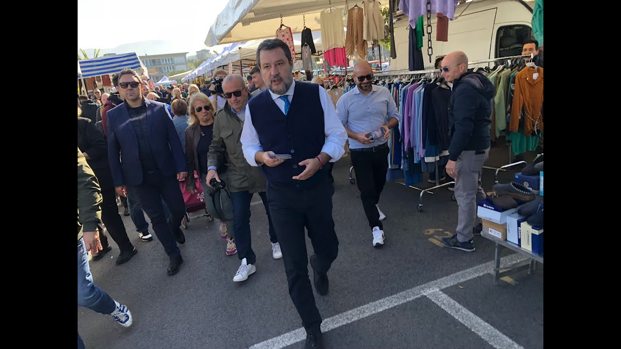 Regionali Umbria, Matteo Salvini in ‘tour’ al mercatino di Terni