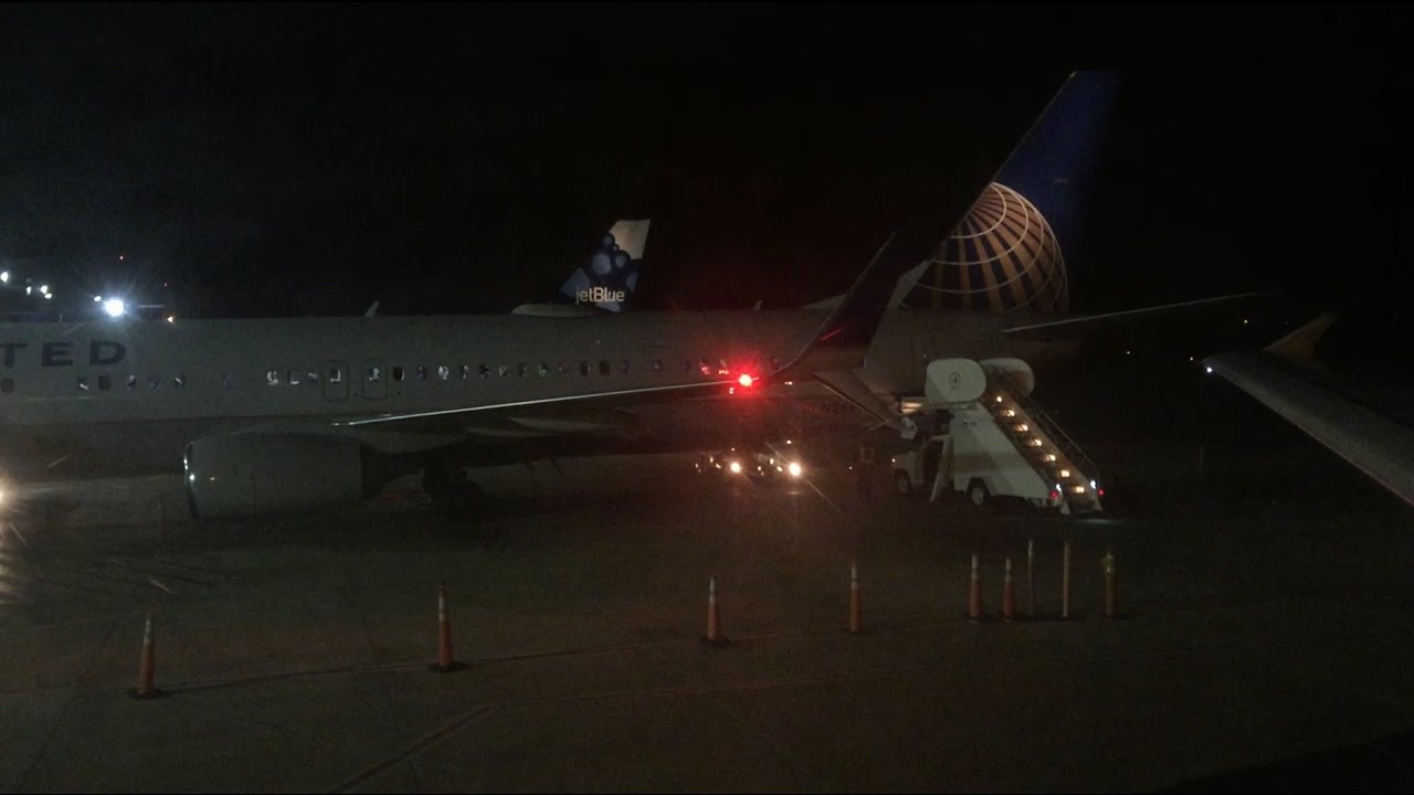 JetBlue Airways A320 Landing in Aguadilla (BQN)