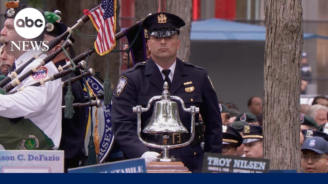 1st moment of silence held to mark 1st crash at World Trade Center